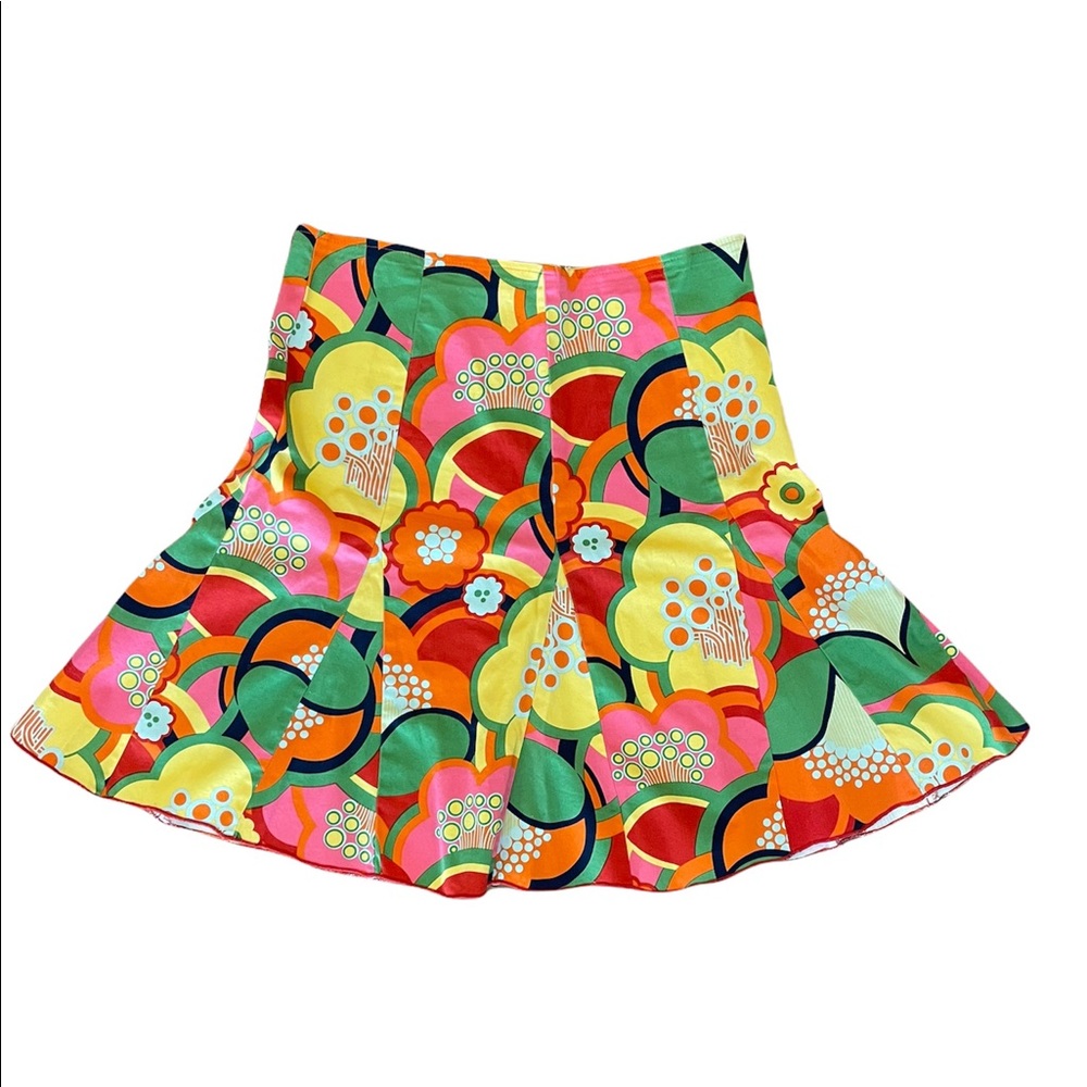 Cute, colorful, retro print, drop waist skirt. Size medium.